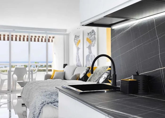 Lujo Borinquen 403 Vista Al Mar Lägenhet Playa Feñabe